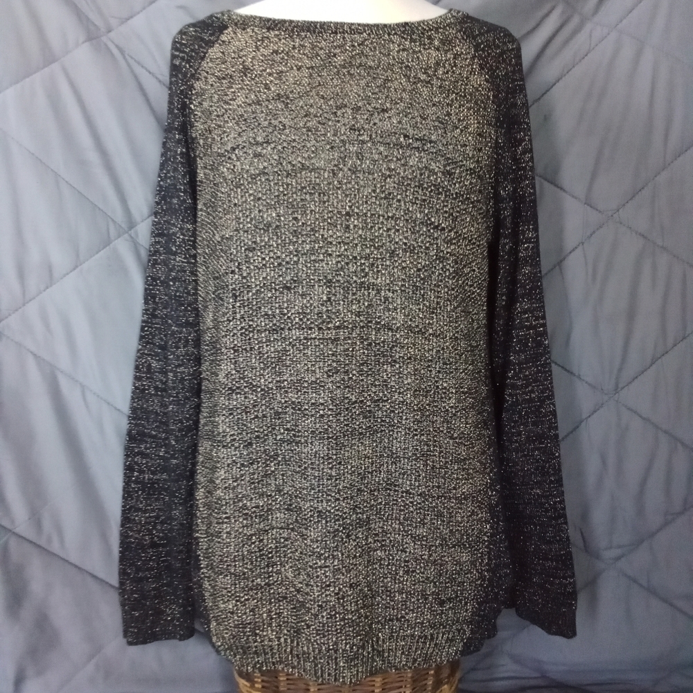 Women's Relativity Metallic Gold & Black Knit Sweater Raglan Sleeve Crew Neck